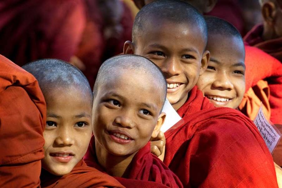 အာနႏၵာဆြမ္းေတာႄ္ကီးေလာင္းလွဴပြဲ